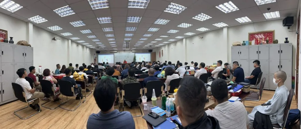 Hình Ảnh Học Viên Trở Lại Lớp Học Trực Tiếp Tại Viện
