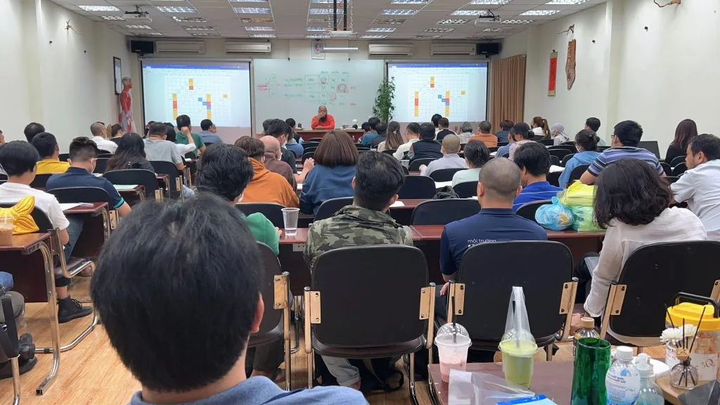 Lớp học cải vận khóa 129
