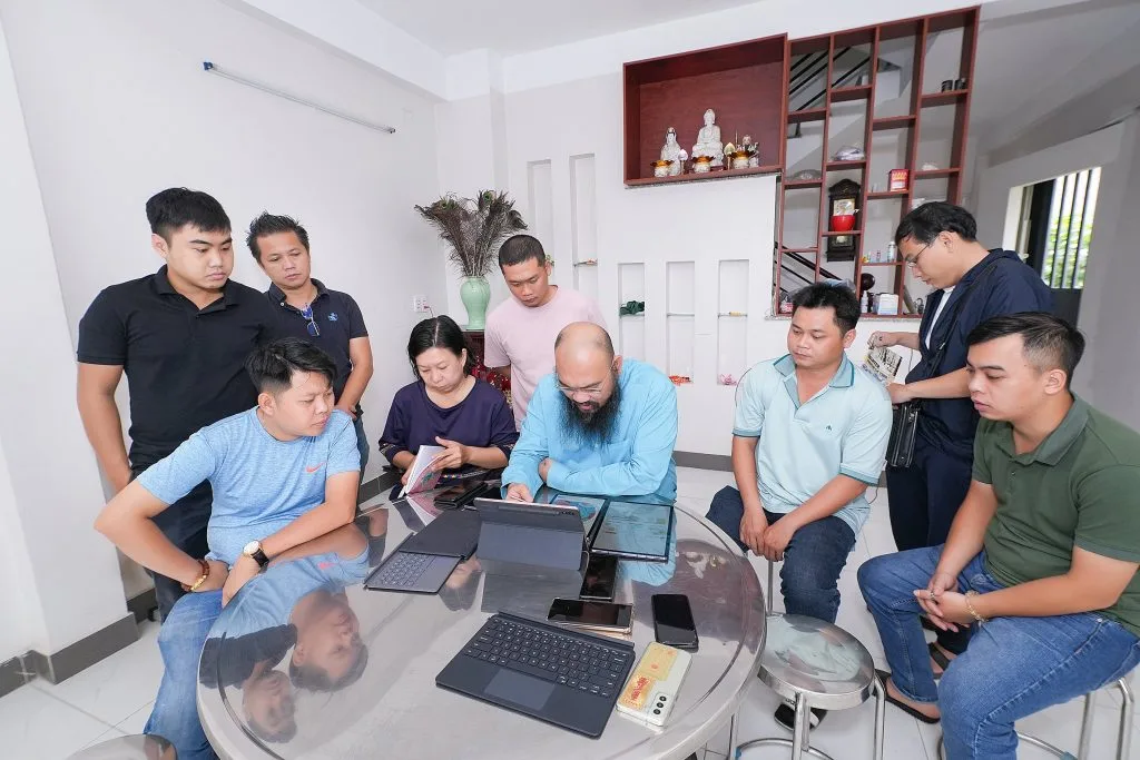 Ngày 28/06/2022 Thầy Cùng Học Viên Đến Thăm Nhà Khách Hàng