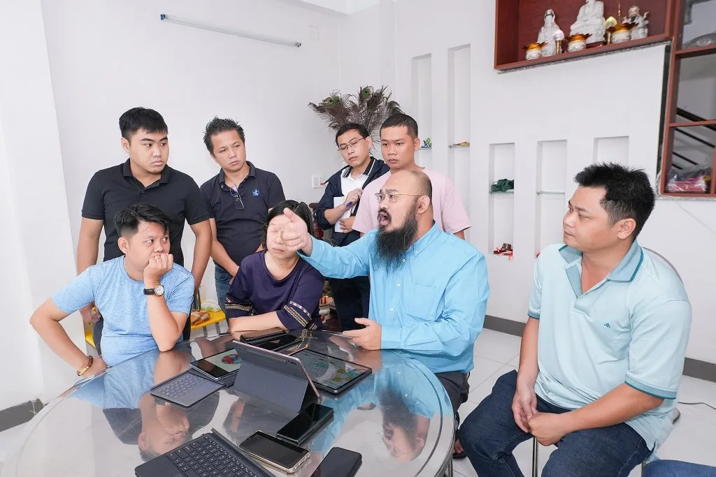Ngày 28/06/2022 Thầy Cùng Học Viên Đến Thăm Nhà Khách Hàng
