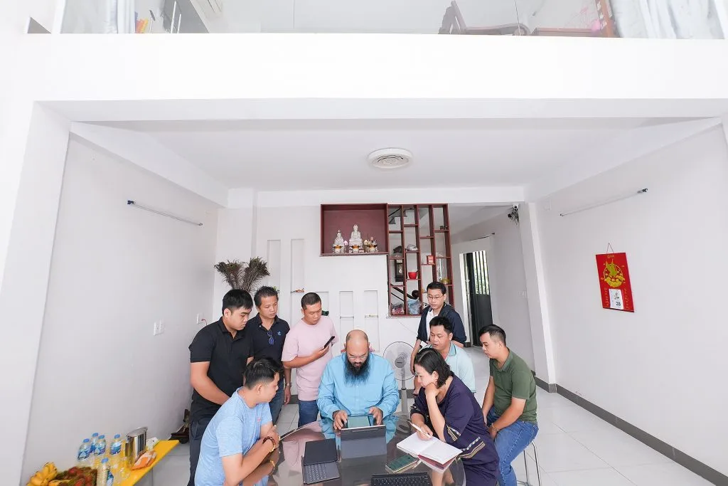 Ngày 28/06/2022 Thầy Cùng Học Viên Đến Thăm Nhà Khách Hàng