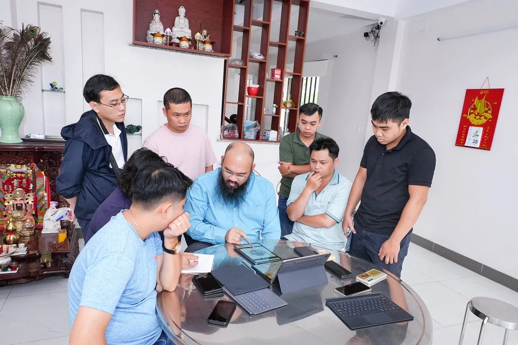 Ngày 28/06/2022 Thầy Cùng Học Viên Đến Thăm Nhà Khách Hàng