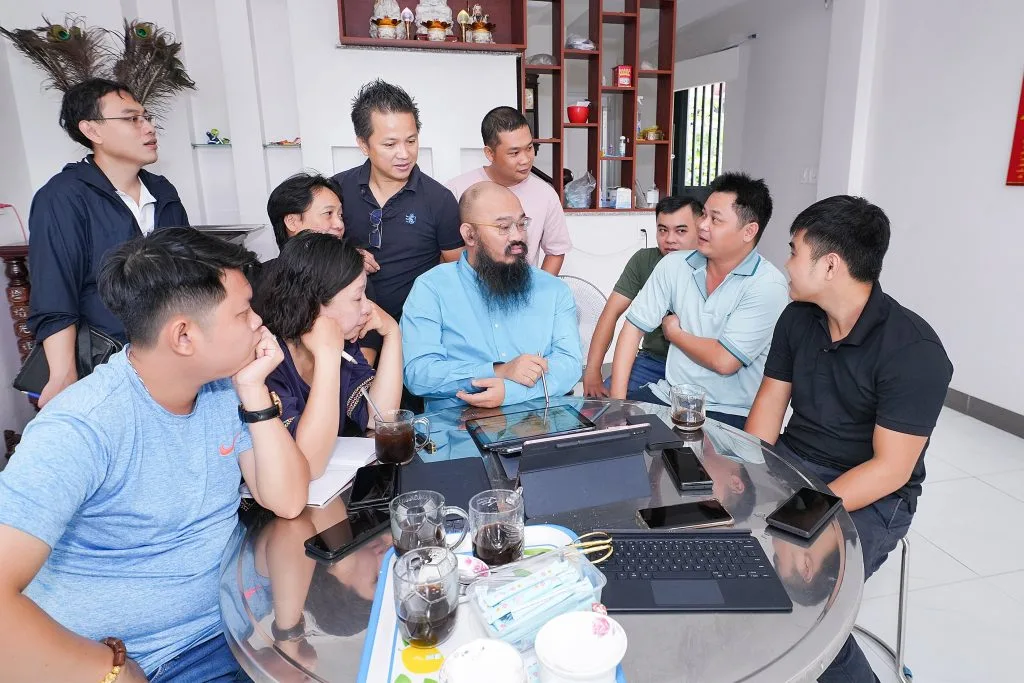 Ngày 28/06/2022 Thầy Cùng Học Viên Đến Thăm Nhà Khách Hàng