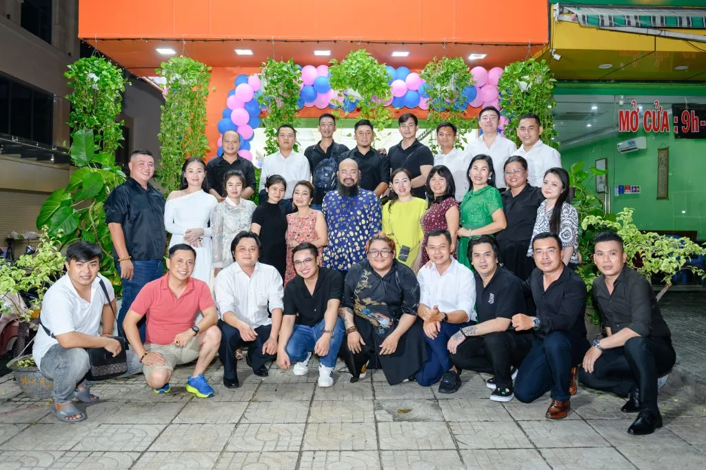 Buổi lễ trao bằng cấp cho học viên
